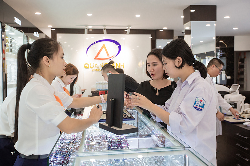 Ảnh: Đội ngũ tư vấn tận tình của Showroom