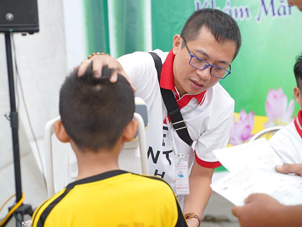 Mua kính mắt dành cho trẻ em ở đâu tốt?